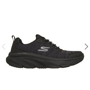 NWT SKECHERS
D'LUX WALKER, relax fit, Air-Cooled memory foam,machine wash size11